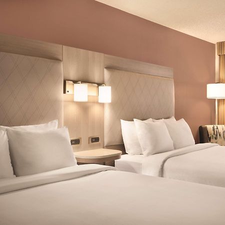 Radisson Hotel Lenexa Overland Park Εξωτερικό φωτογραφία