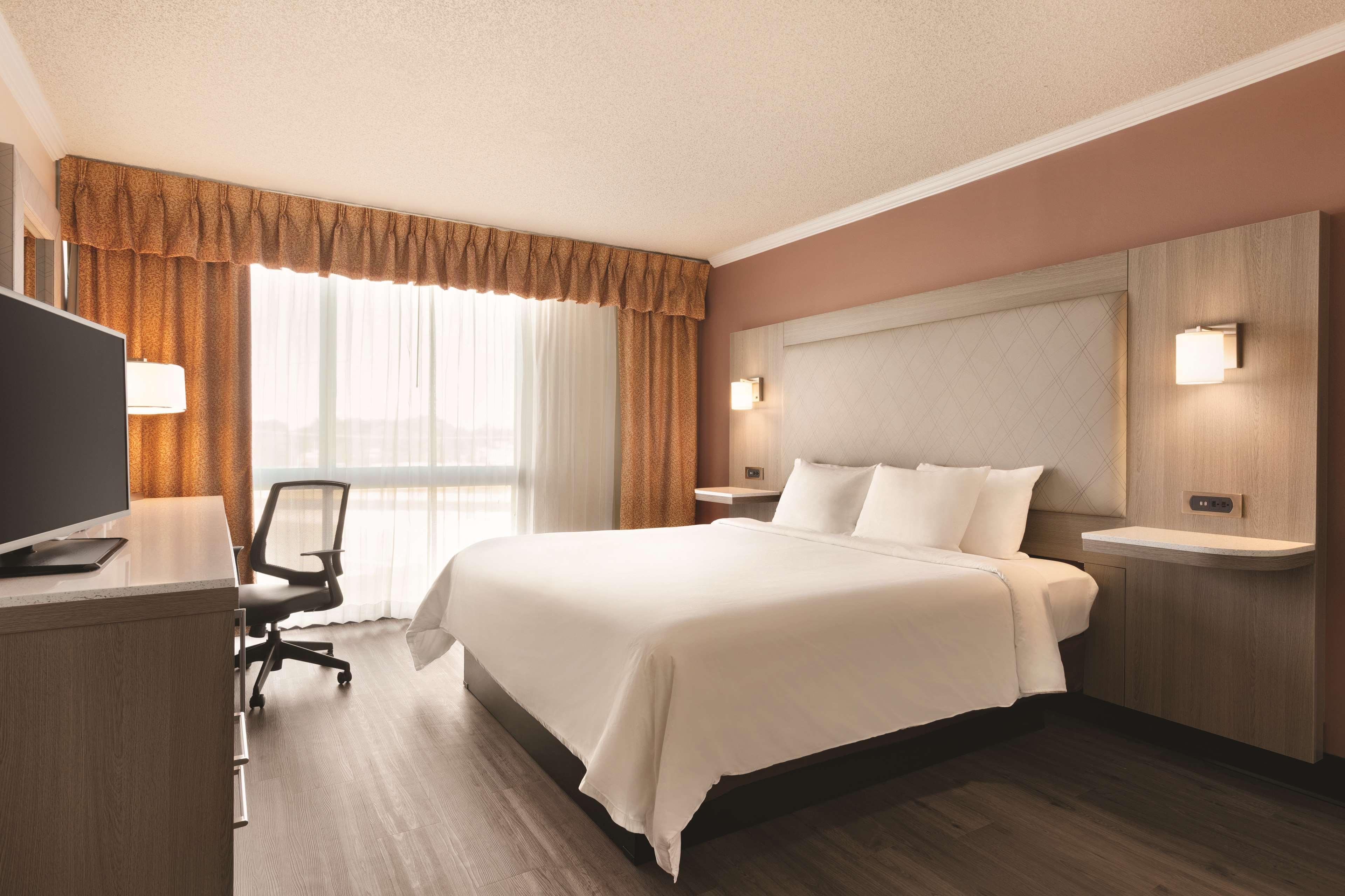 Radisson Hotel Lenexa Overland Park Εξωτερικό φωτογραφία