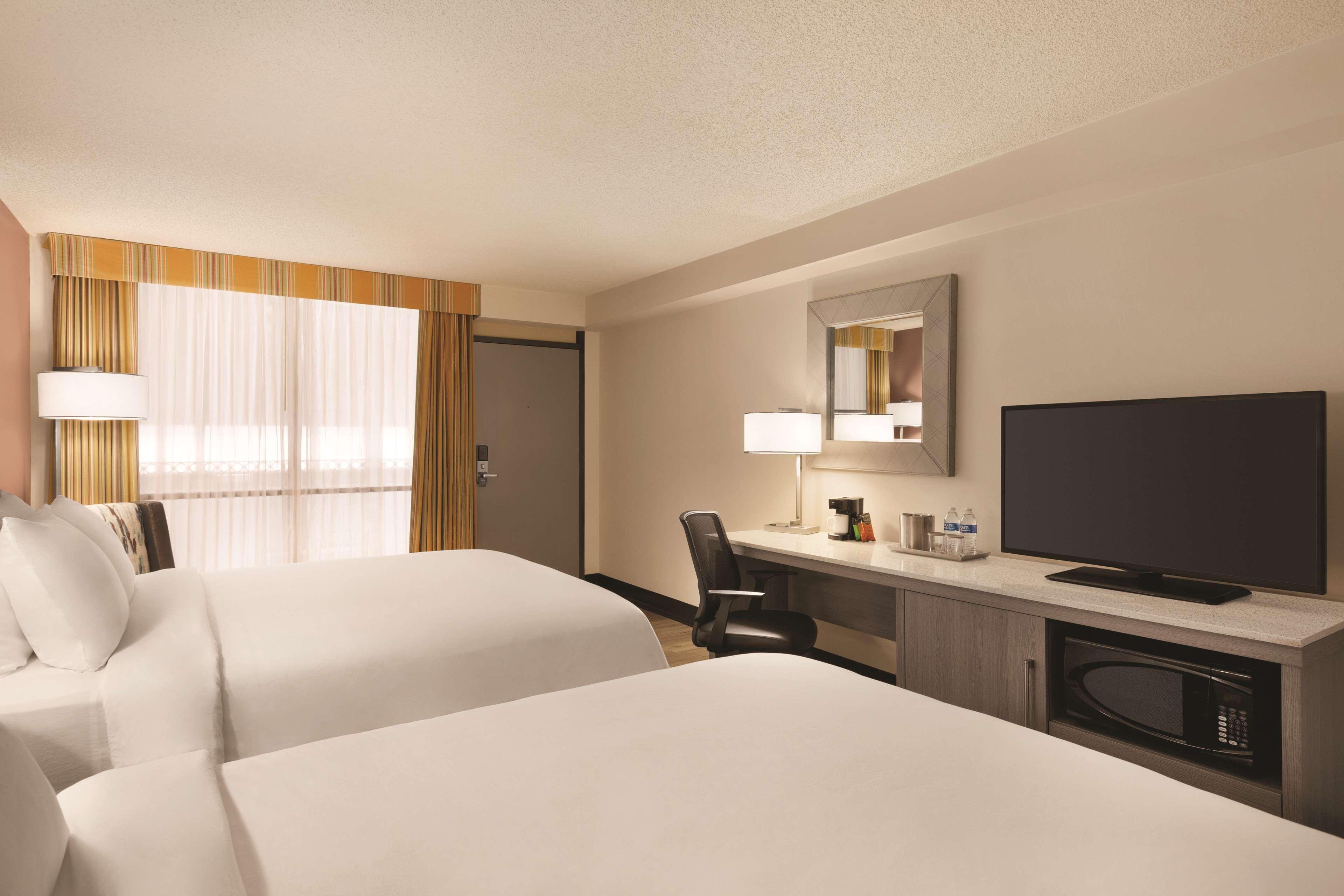 Radisson Hotel Lenexa Overland Park Εξωτερικό φωτογραφία