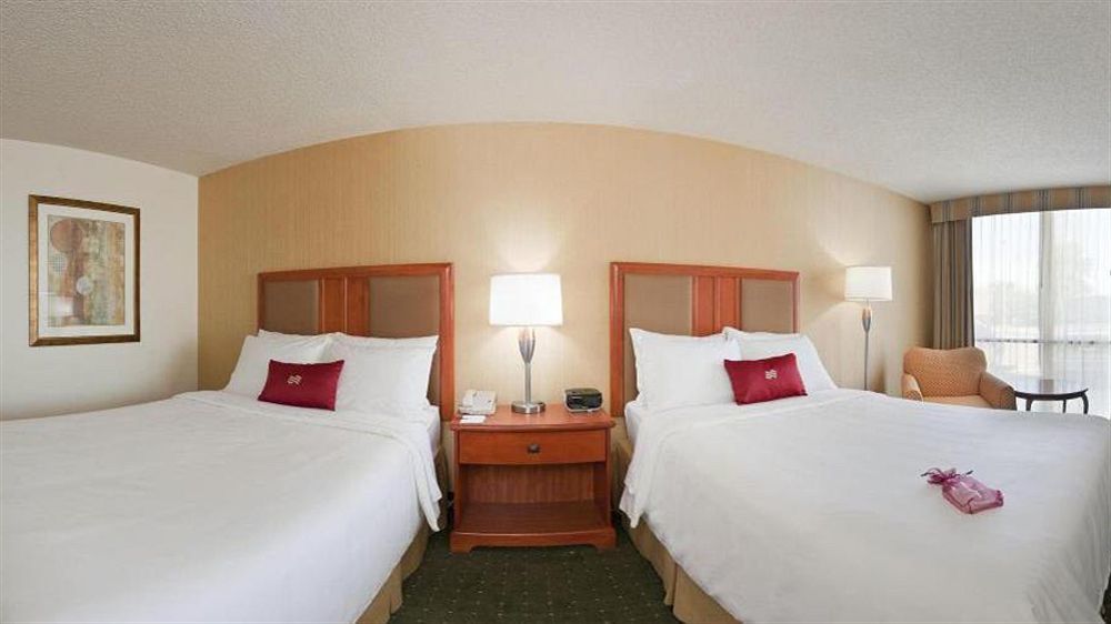 Radisson Hotel Lenexa Overland Park Εξωτερικό φωτογραφία